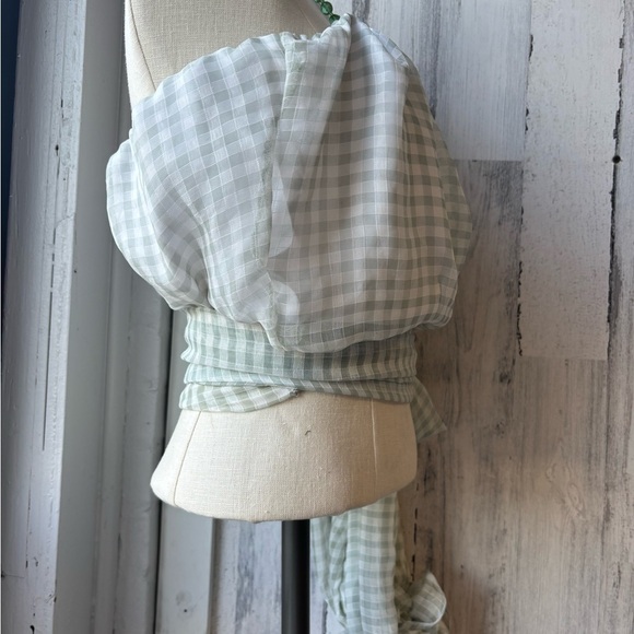 Asymmetrical Sleeve Blouse With Scrunchie - Picture 3 of 10